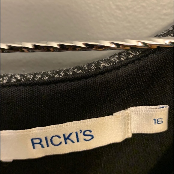 Grey with black lace dress, 16 - Picture 3 of 4